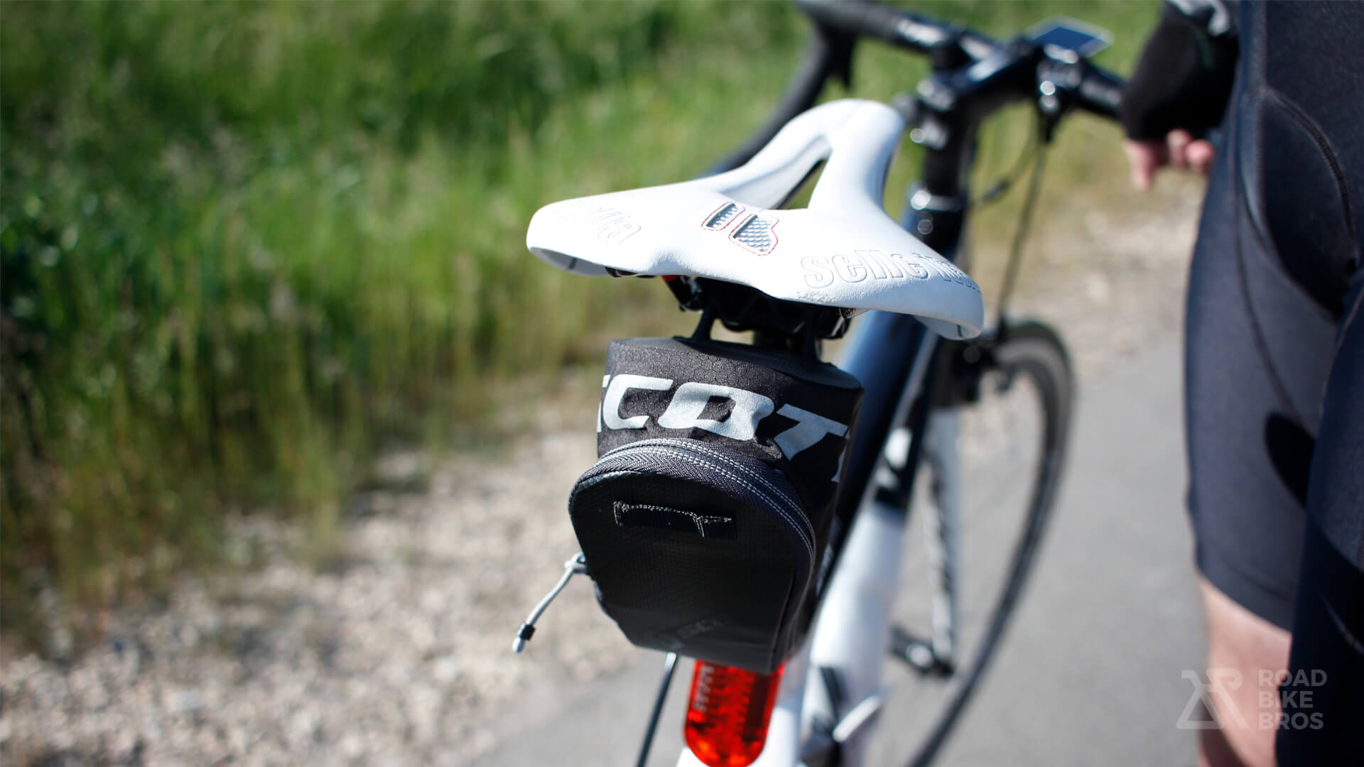 How to Choose a Road Bike Saddlebag Stitching Zipper