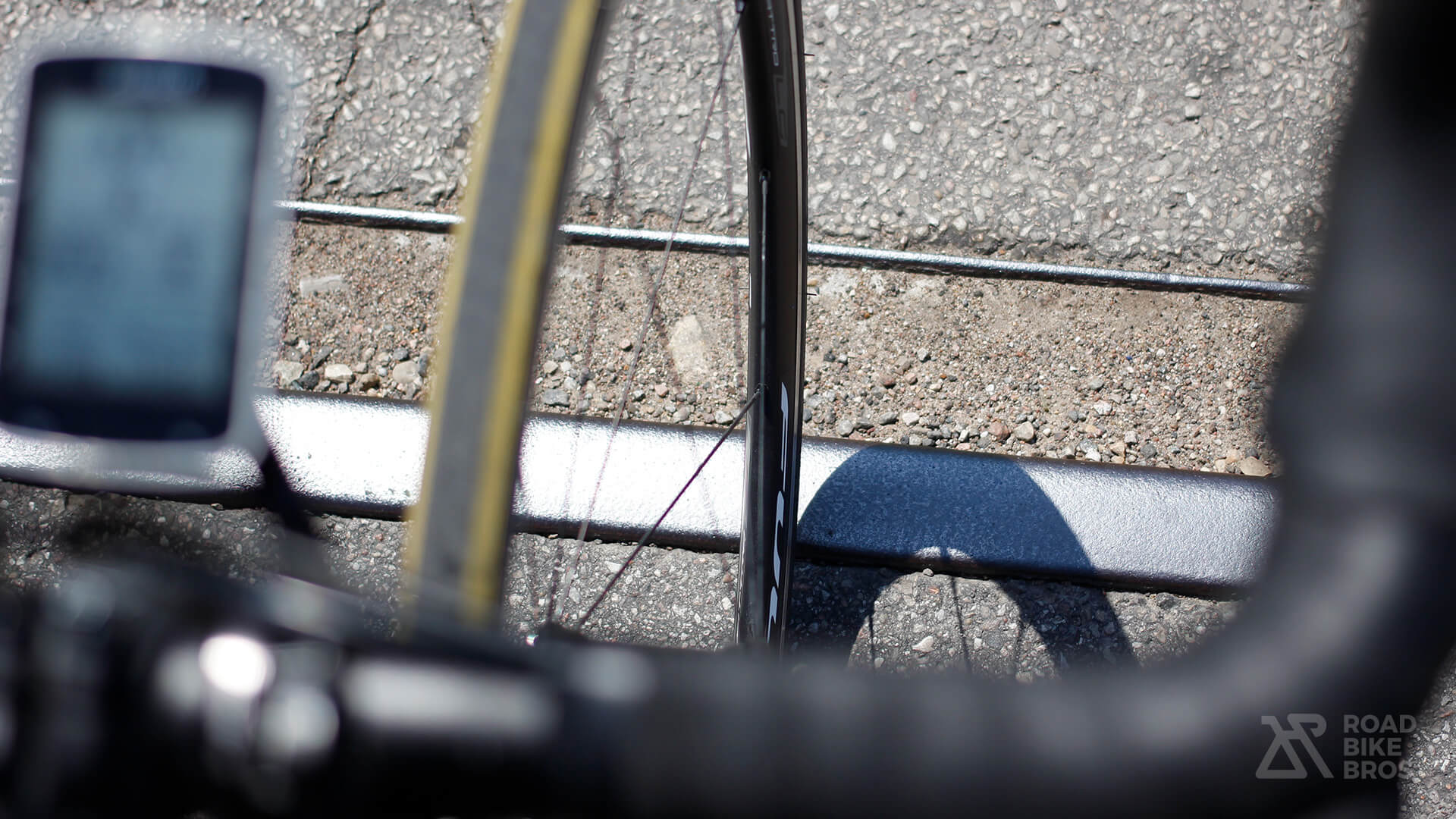 How To Cross Perpendicular Railroad Tracks On A Road Bike